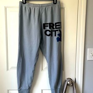 Freecity logo sweatpants